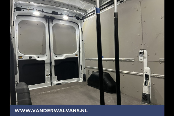 Ford Transit 2.0 TDCI 130pk L3H2 Euro6 Airco | Navigatie | Stoelverwarming | Camera | Apple Carplay | Android Auto LED, cruisecontrol, parkeersensoren, verwarmde voorruit, 2500kg trekvermogen