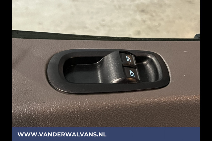 Ford Transit 2.0 TDCI 130pk L3H2 Euro6 Airco | Navigatie | Stoelverwarming | Camera | Apple Carplay | Android Auto LED, cruisecontrol, parkeersensoren, verwarmde voorruit, 2500kg trekvermogen
