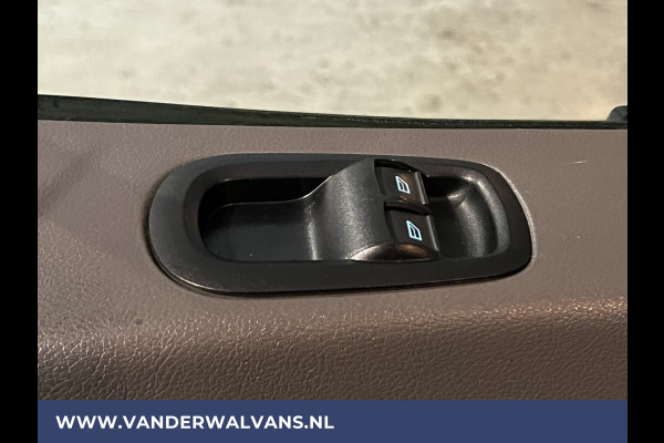 Ford Transit 2.0 TDCI 130pk L3H2 Euro6 Airco | Navigatie | Stoelverwarming | Camera | Apple Carplay | Android Auto LED, cruisecontrol, parkeersensoren, verwarmde voorruit, 2500kg trekvermogen