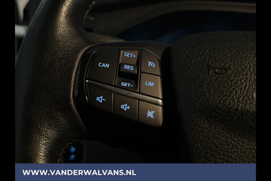 Ford Transit 2.0 TDCI 131pk L3H2 Euro6 Airco | Navigatie | Camera | Cruisecontrol | Apple Carplay | Stoelverwarming Android Auto, verwarmde voorruit, Parkeersensoren, Bijrijdersbank