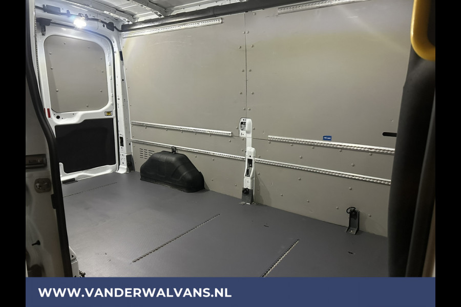 Ford Transit 2.0 TDCI 131pk L3H2 Euro6 Airco | Navigatie | Camera | Cruisecontrol | Apple Carplay | Stoelverwarming Android Auto, verwarmde voorruit, Parkeersensoren, Bijrijdersbank