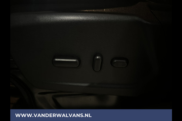 Ford Transit 2.0 TDCI 131pk L3H2 Euro6 Airco | Navigatie | Camera | Cruisecontrol | Apple Carplay | Stoelverwarming Android Auto, verwarmde voorruit, Parkeersensoren, Bijrijdersbank