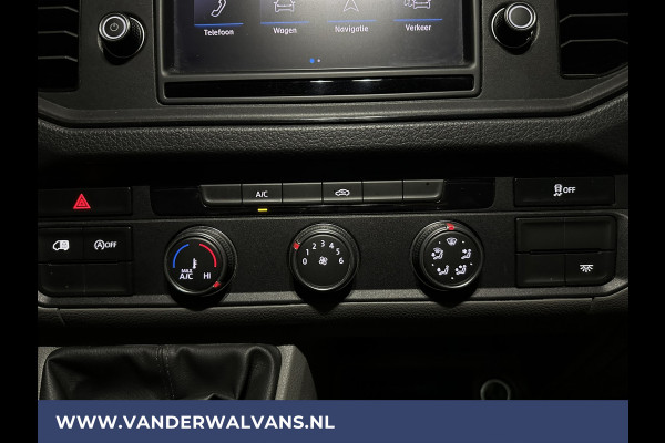 Volkswagen Crafter 2.0 TDI 140pk L3H3 L2H2 Euro6 Airco | 3000kg Trekhaak | Navigatie | Apple Carplay Android auto, Bijrijdersbank