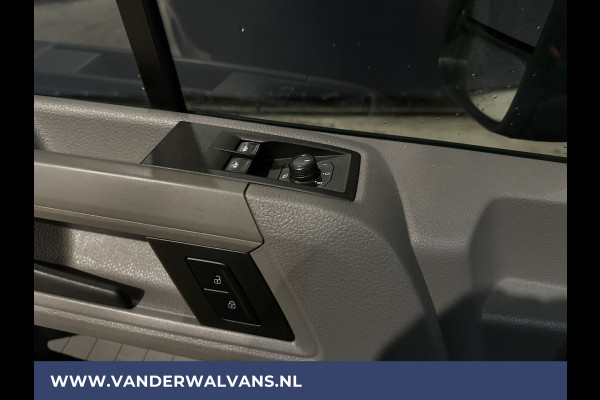 Volkswagen Crafter 2.0 TDI 140pk L3H3 L2H2 Euro6 Airco | 3000kg Trekhaak | Navigatie | Apple Carplay Android auto, Bijrijdersbank