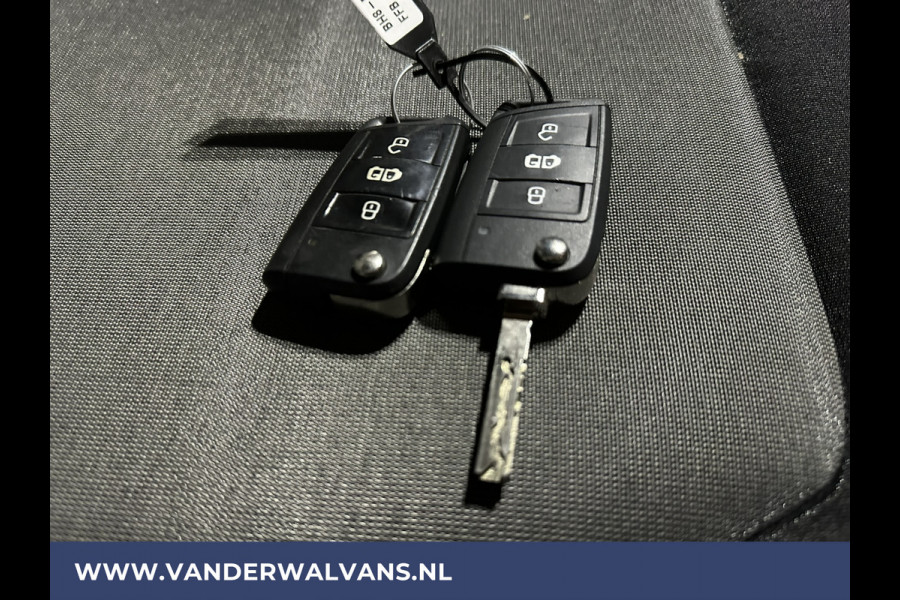 Volkswagen Crafter 2.0 TDI 140pk L3H3 L2H2 Euro6 Airco | 3000kg Trekhaak | Navigatie | Apple Carplay Android auto, Bijrijdersbank