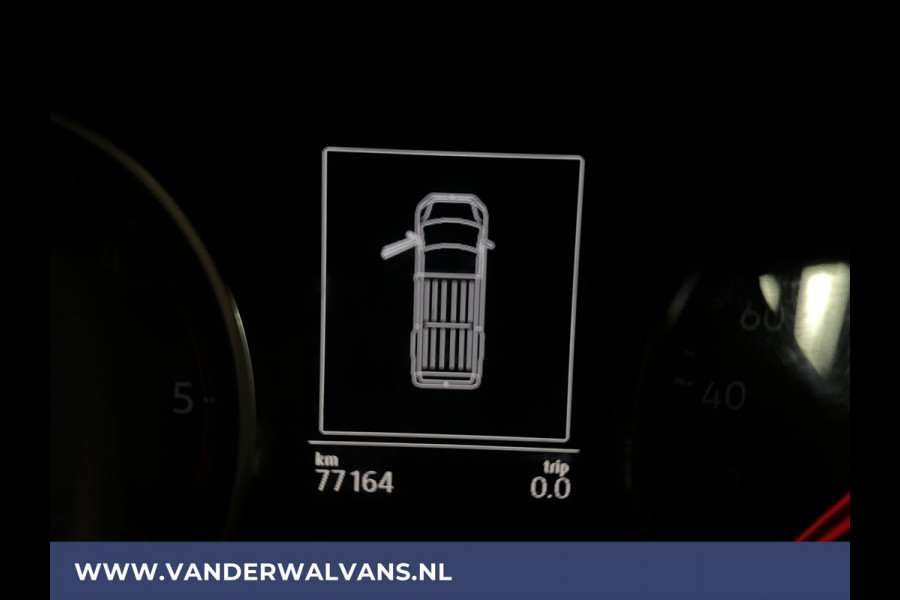 Volkswagen Crafter 2.0 TDI 140pk L3H3 L2H2 Euro6 Airco | 3000kg Trekhaak | Navigatie | Apple Carplay Android auto, Bijrijdersbank