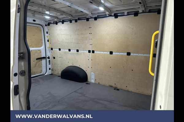 Volkswagen Crafter 2.0 TDI L3H2 L2H1 Euro6 Airco | Camera | Apple Carplay | Android Auto | Parkeersensoren Bijrijdersbank