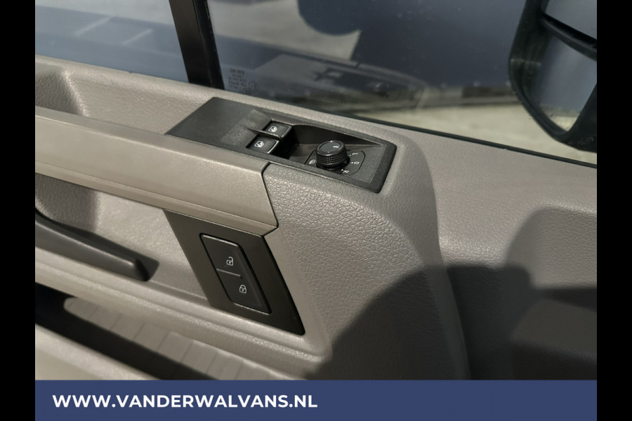 Volkswagen Crafter 2.0 TDI L3H2 L2H1 Euro6 Airco | Camera | Apple Carplay | Android Auto | Parkeersensoren Bijrijdersbank