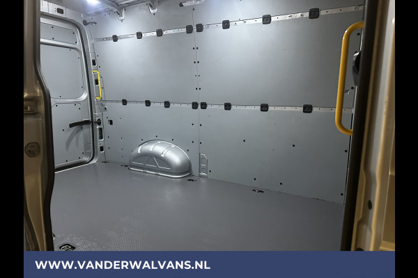 Volkswagen Crafter 2.0 TDI 140 pk L3H3 L2H2 Euro6 Airco | Navigatie | Apple Carplay | Android Auto | Cruisecontrol Bijrijdersbank, 3000kg trekvermogen