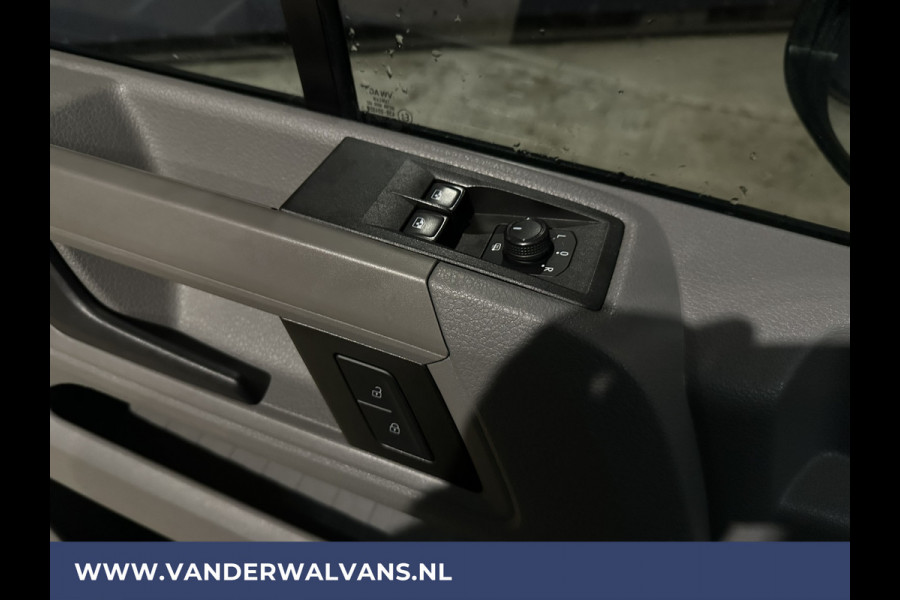 Volkswagen Crafter 2.0 TDI 140 pk L3H3 L2H2 Euro6 Airco | Navigatie | Apple Carplay | Android Auto | Cruisecontrol Bijrijdersbank, 3000kg trekvermogen