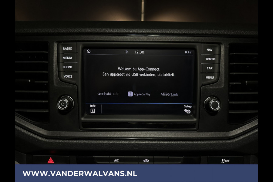 Volkswagen Crafter 2.0 TDI 140 pk L3H3 L2H2 Euro6 Airco | Navigatie | Apple Carplay | Cruisecontrol Android Auto, Bijrijdersbank, 3000kg trekvermogen
