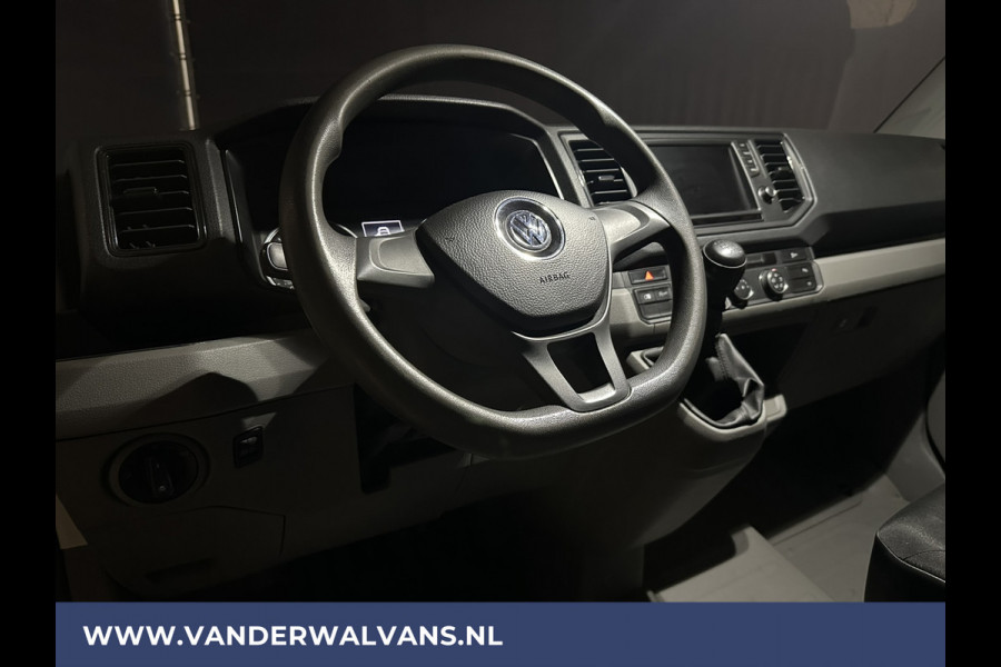 Volkswagen Crafter 2.0 TDI 140 pk L3H2 L2H1 Euro6 Airco | Navigatie | Apple Carplay | Android Auto | Trekhaak Parkeersensoren, Bijrijdersbank