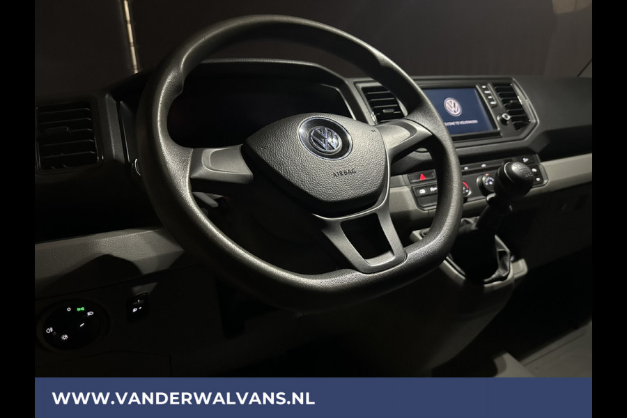 Volkswagen Crafter 2.0 TDI 140 pk L3H2 L2H1 Euro6 Airco | Navigatie | Apple Carplay | Android Auto | Trekhaak Parkeersensoren, Bijrijdersbank