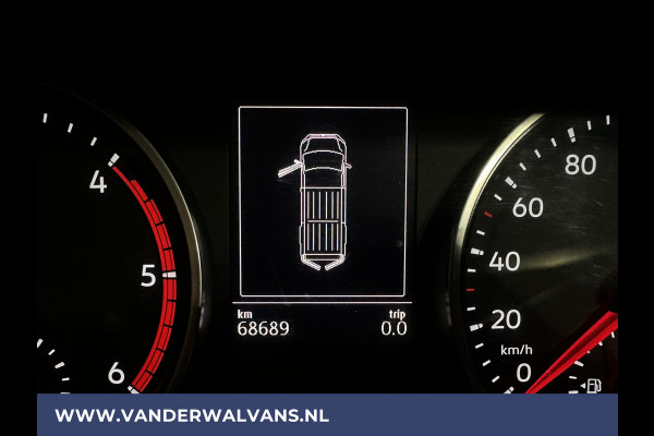 Volkswagen Crafter 2.0 TDI 140 pk L3H2 L2H1 Euro6 Airco | Navigatie | Apple Carplay | Android Auto | Trekhaak Parkeersensoren, Bijrijdersbank