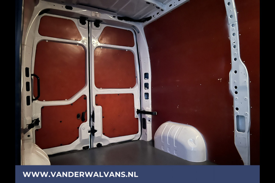 Renault Master 2.3 dCi 136pk L2H2 Euro6 Airco | Navigatie | Camera | 2500kg Trekhaak | LED cruisecontrol, parkeersensoren, bijrijdersbank