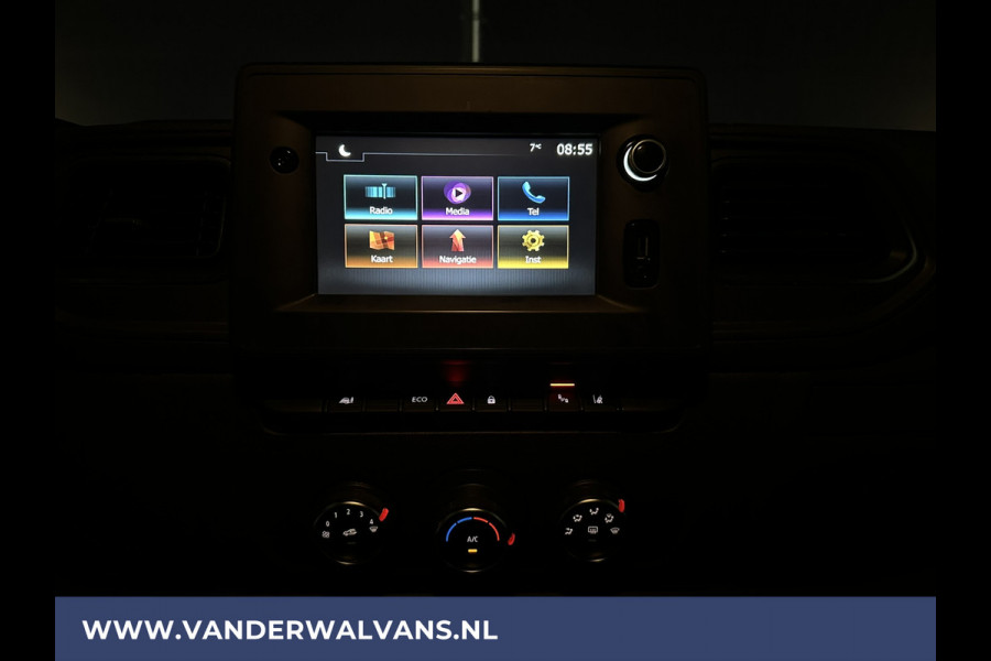 Renault Master 2.3 dCi 136pk L2H2 Euro6 Airco | Navigatie | Camera | 2500kg Trekhaak | LED cruisecontrol, parkeersensoren, bijrijdersbank