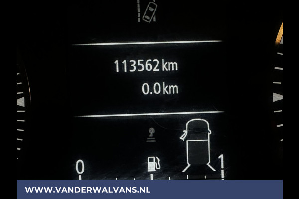 Renault Master 2.3 dCi 136pk L2H2 Euro6 Airco | Navigatie | Camera | 2500kg Trekhaak | LED cruisecontrol, parkeersensoren, bijrijdersbank
