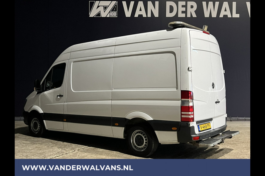 Mercedes-Benz Sprinter 316 CDI 163 pk L2H2 Euro6 Airco | 2800kg trekhaak | Cruisecontrol | Parkeersensoren