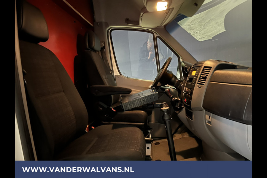 Mercedes-Benz Sprinter 316 CDI 163 pk L2H2 Euro6 Airco | 2800kg Trekhaak | Cruisecontrol parkeersensoren, chauffeursstoel