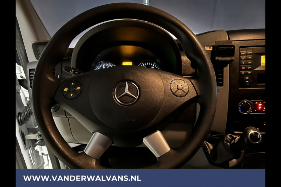 Mercedes-Benz Sprinter 316 CDI 163 pk L2H2 Euro6 Airco | 2800kg Trekhaak | Cruisecontrol parkeersensoren, chauffeursstoel