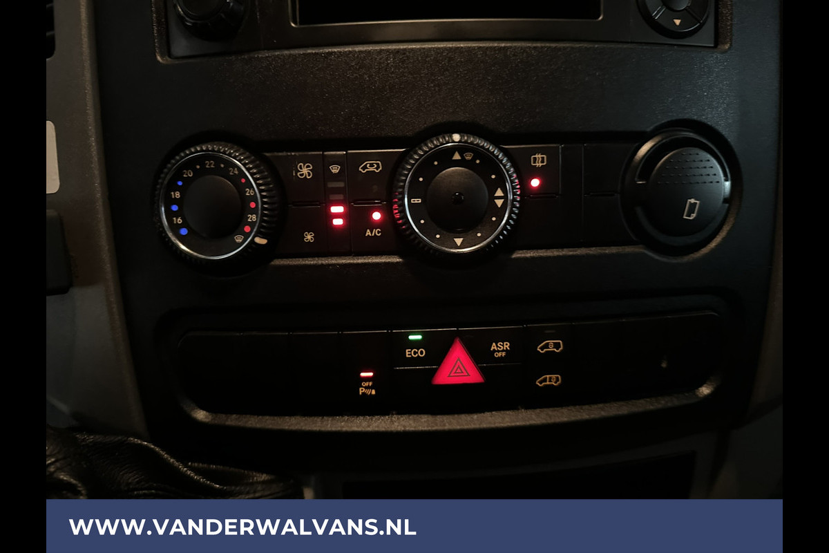 Mercedes-Benz Sprinter 316 CDI 163 pk L2H2 Euro6 Airco | 2800kg trekhaak | Cruisecontrol | Parkeersensoren zijdeur Mercedes-Benz Sprinter 316 CDI 163 pk L2H2 Euro6 Airco | 2800kg trekhaak | Cruisecontrol | Parkeersensoren zijdeur