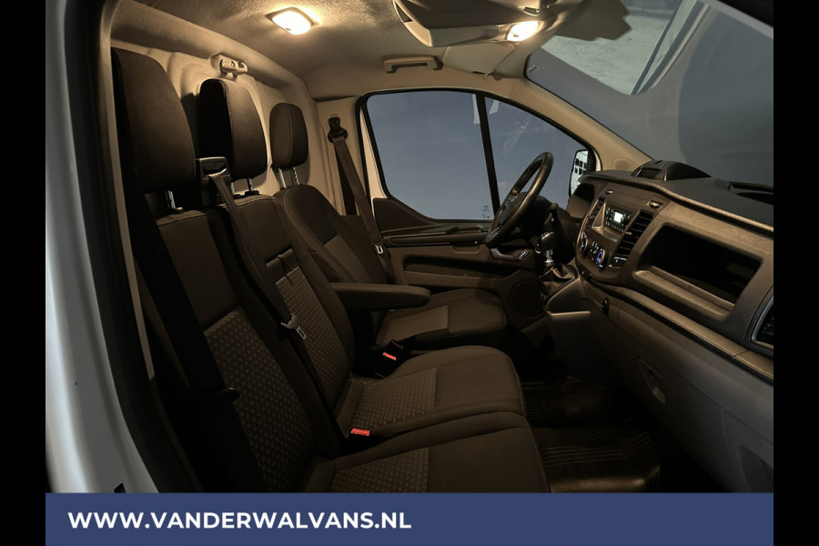 Ford Transit Custom 2.0 TDCI 131pk L2H1 Euro6 Airco | LED | Cruisecontrol | Verwarmde voorruit | 2800kg trekvermogen Parkeersensoren, Bijrijdersbank,