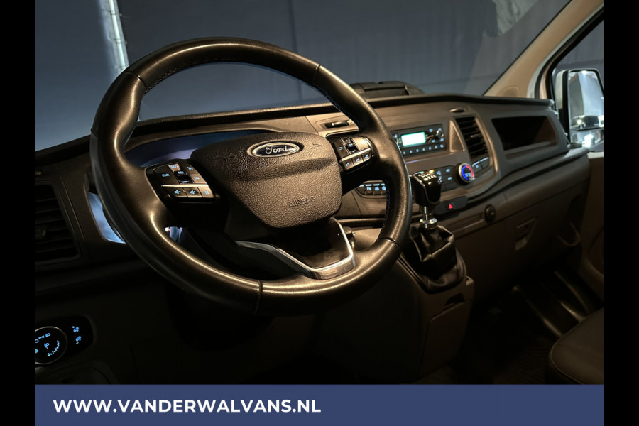 Ford Transit Custom 2.0 TDCI 131pk L2H1 Euro6 Airco | LED | Cruisecontrol | Verwarmde voorruit | 2800kg trekvermogen Parkeersensoren, Bijrijdersbank,