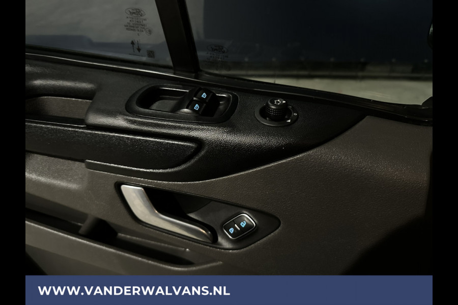 Ford Transit Custom 2.0 TDCI 131pk L2H1 Euro6 Airco | LED | Cruisecontrol | Verwarmde voorruit | 2800kg trekvermogen Parkeersensoren, Bijrijdersbank,