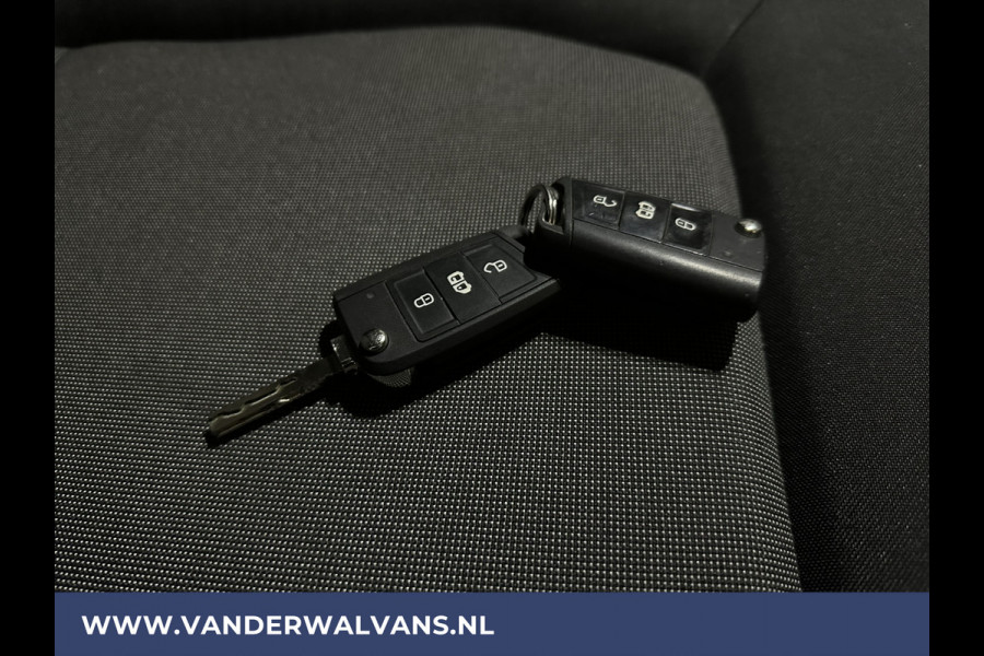 Volkswagen Crafter 2.0 TDI 141pk L3H3 L2H2 Euro6 Airco | Camera | Apple Carplay | Cruisecontrol Android Auto, Chauffeursstoel