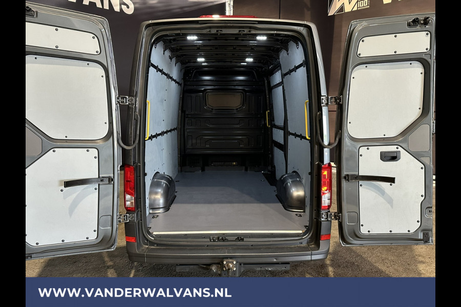 Volkswagen Crafter 2.0 TDI 140 pk L3H3 L2H2 Euro6 Airco | Cruisecontrol | 3000kg Trekhaak Bijrijdersbank