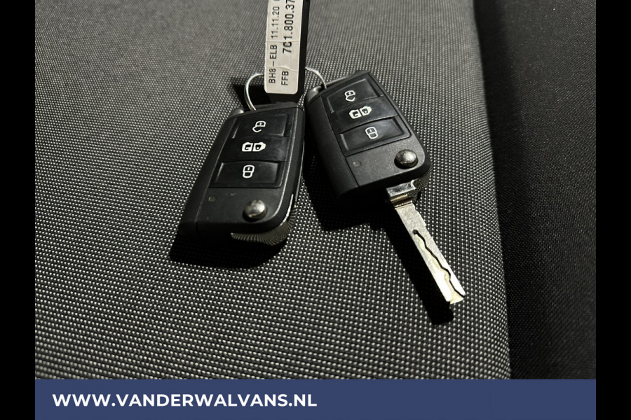 Volkswagen Crafter 2.0 TDI 140 pk L3H3 L2H2 Euro6 Airco | Cruisecontrol | 3000kg Trekhaak Bijrijdersbank
