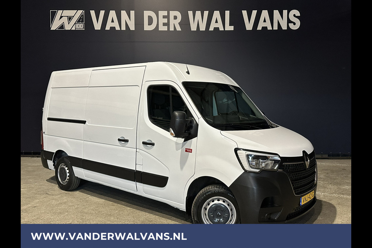 Renault Master 2.3 dCi 136pk L2H2 Euro6 Airco | Camera | Navigatie | Cruisecontrol | 2500kg Trekhaak Parkeersensoren, bijrijdersbank Renault Master 2.3 dCi 136pk L2H2 Euro6 Airco | Camera | Navigatie | Cruisecontrol | 2500kg Trekhaak Parkeersensoren, bijrijdersbank