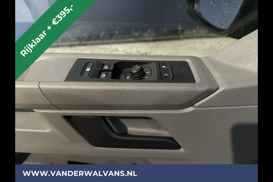 Volkswagen Transporter 2.0 TDI L2H1 Euro6 RIJKLAAR Airco | Navigatie | Apple Carplay | Android Auto | Trekhaak Cruisecontrol, Parkeersensoren