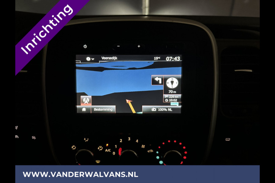 Renault Trafic 2.0 dCi 120pk L2H1 inrichting Euro6 Airco | Navigatie | LED | Camera | Cruisecontrol | Trekhaak Parkeersensoren, Bijrijdersbank