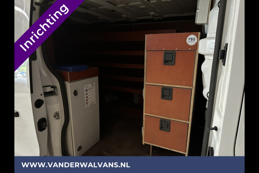 Renault Trafic 2.0 dCi 120pk L2H1 inrichting Euro6 Airco | Navigatie | LED | Camera | Cruisecontrol | Trekhaak Parkeersensoren, Bijrijdersbank