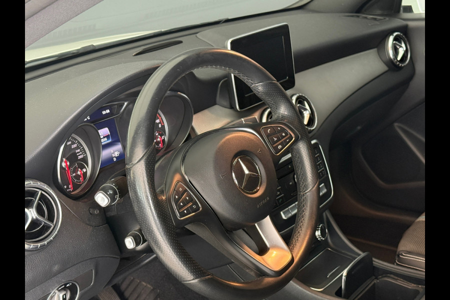 Mercedes-Benz CLA-Klasse 180 AUT Business Solution Stoelver|Afneem Trekhaak|Navi