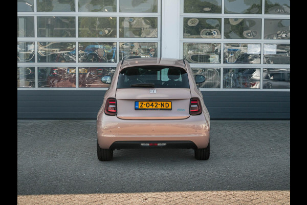 Fiat 500E 42 kWh | Clima | Cruise | Pack Winter | BSM | 16" | LED | Apple Carplay