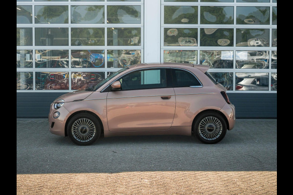 Fiat 500E 42 kWh | Clima | Cruise | Pack Winter | BSM | 16" | LED | Apple Carplay