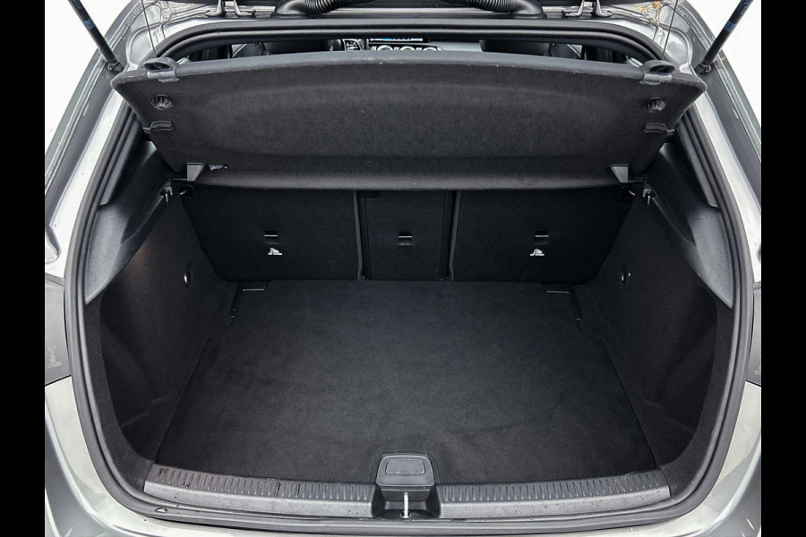 Mercedes-Benz A-Klasse 180 Business Solution(Dealer onderhoud, Navi Groot, StoelV, Carplay, Etc)