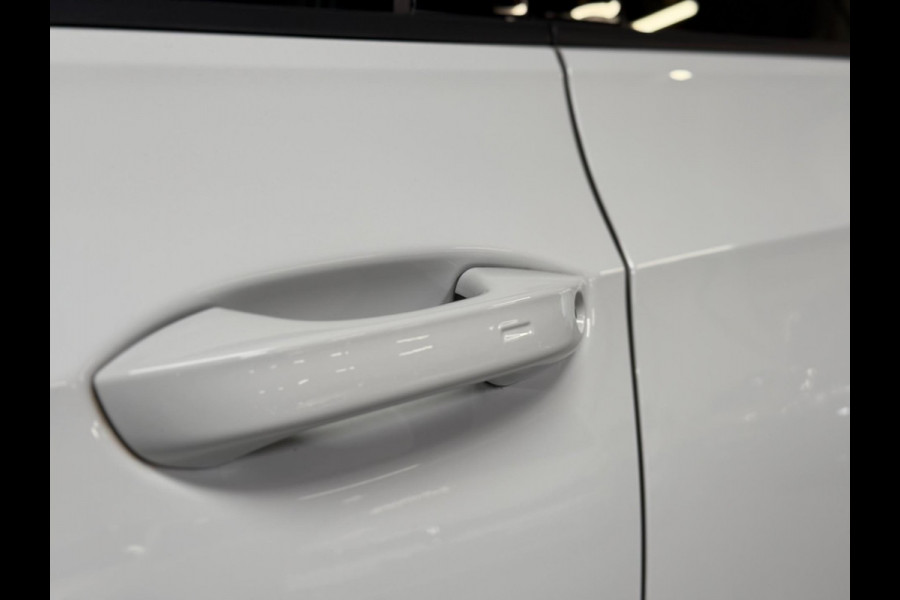 Volkswagen Golf 8 2.0 TSI R 4MOTION Performance | Drift mode| Pano | AKRAPOVIC | Harman/Kardon | Stoelventilatie Side assist