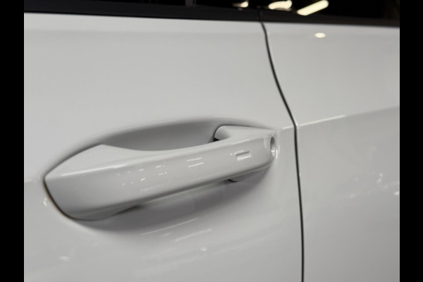 Volkswagen Golf 8 2.0 TSI R 4MOTION Performance | Drift mode| Pano | AKRAPOVIC | Harman/Kardon | Stoelventilatie Side assist