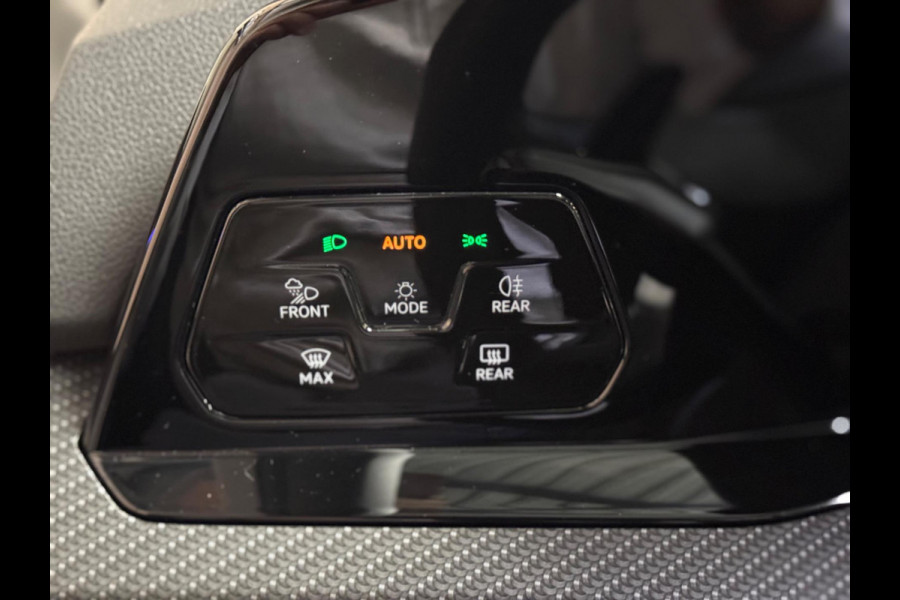 Volkswagen Golf 8 2.0 TSI R 4MOTION Performance | Drift mode| Pano | AKRAPOVIC | Harman/Kardon | Stoelventilatie Side assist