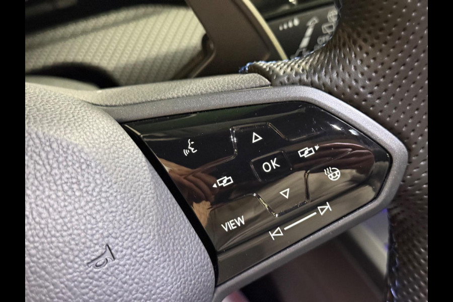 Volkswagen Golf 8 2.0 TSI R 4MOTION Performance | Drift mode| Pano | AKRAPOVIC | Harman/Kardon | Stoelventilatie Side assist