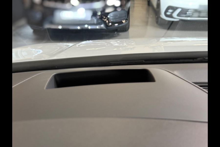 Volkswagen Golf 8 2.0 TSI R 4MOTION Performance | Drift mode| Pano | AKRAPOVIC | Harman/Kardon | Stoelventilatie Side assist