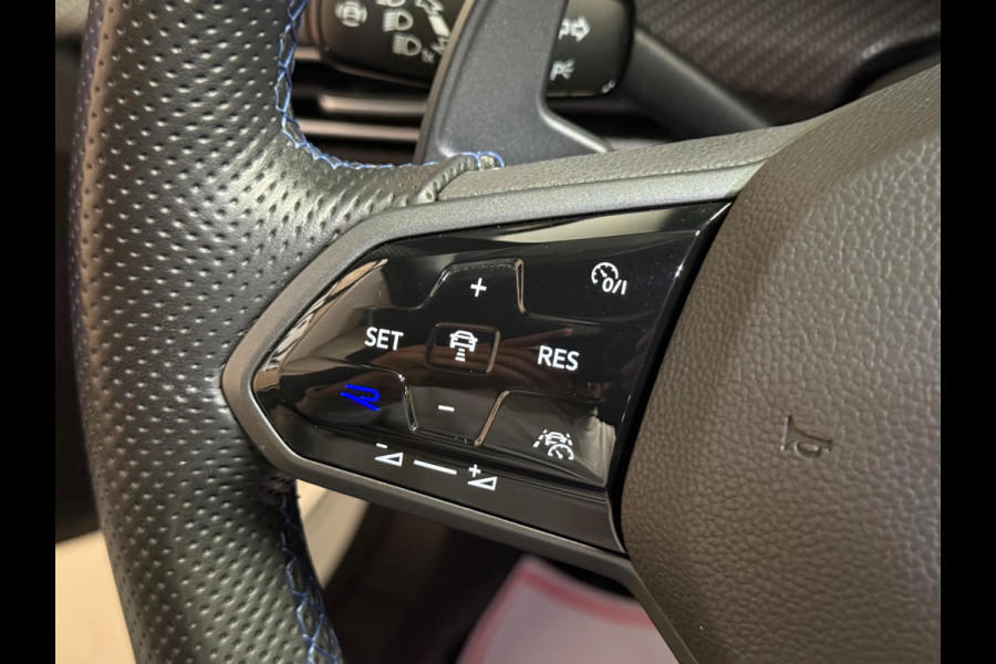 Volkswagen Golf 8 2.0 TSI R 4MOTION Performance | Drift mode| Pano | AKRAPOVIC | Harman/Kardon | Stoelventilatie Side assist