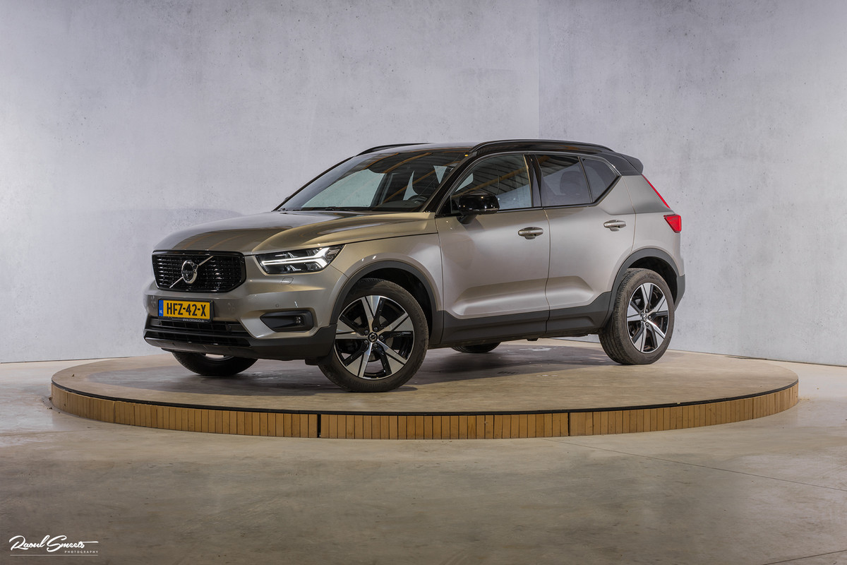 Volvo XC40 1.5 T3 R-Design | Apple Carplay | Cruise control | 360 Camera | Volvo XC40 1.5 T3 R-Design | Apple Carplay | Cruise control | 360 Camera |