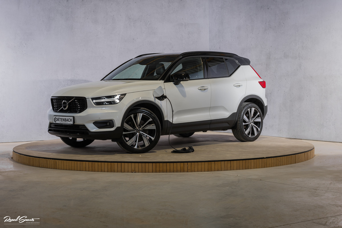Volvo XC40 1.5 T5 Recharge R-Design | Apple Carplay | Memory stoel | Cruise control | Harman Kardon | Volvo XC40 1.5 T5 Recharge R-Design | Apple Carplay | Memory stoel | Cruise control | Harman Kardon |