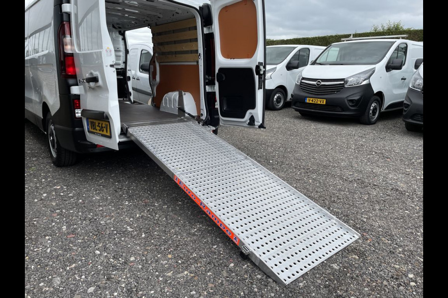 Renault Trafic 1.6 dCi E6 Comfort Lengte 2 3 Zits BPM Vrij! Lease €264 p/m, Laadbrug, Airco, Navi, PDC, Volledig onderhoudshistorie aanwezig