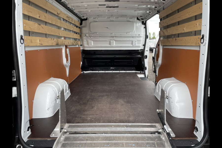 Renault Trafic 1.6 dCi E6 Comfort Lengte 2 3 Zits BPM Vrij! Lease €264 p/m, Laadbrug, Airco, Navi, PDC, Volledig onderhoudshistorie aanwezig
