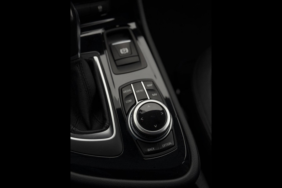 BMW 2 Serie Active Tourer 218i High Executive Launch Edition H/K
